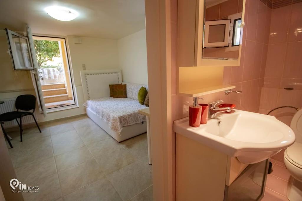 Odysseus Cozy Home Nea Makri Bagian luar foto